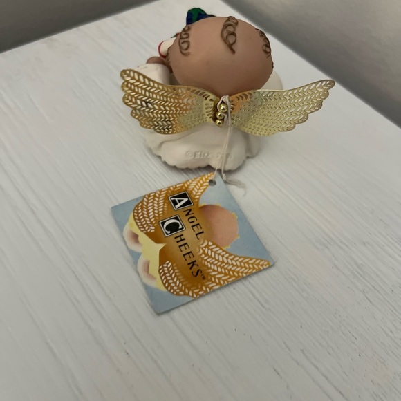 🎄 Angel Cheeks Christmas Figurines – Set of 5 🎁 - Picture 8 of 9